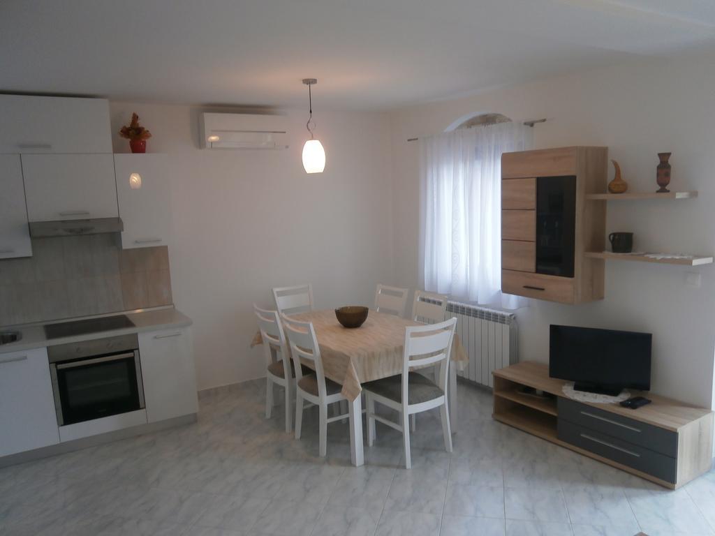 Apartments Crncic Šilo Oda fotoğraf